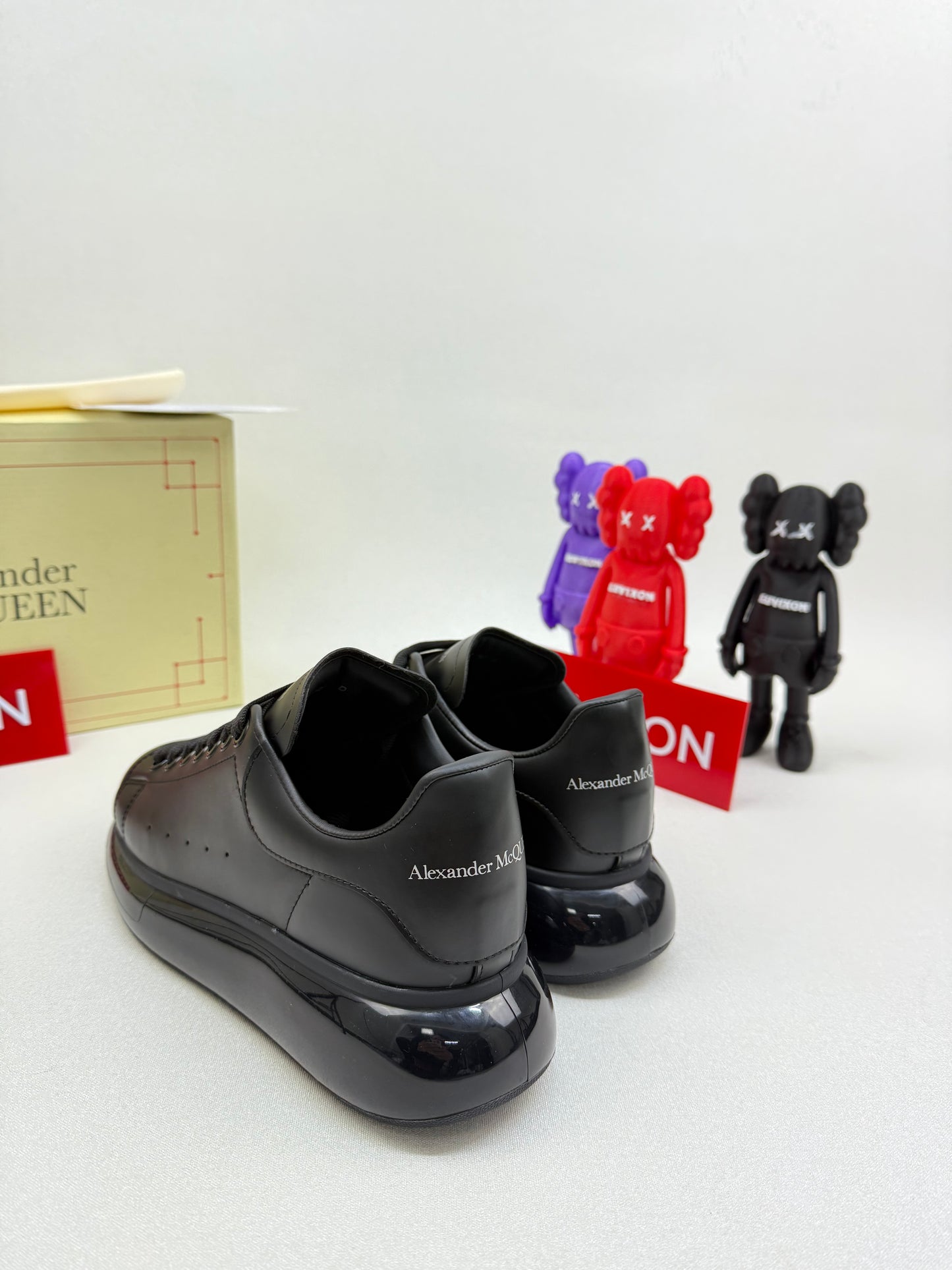 Alexander McQueen Siyah