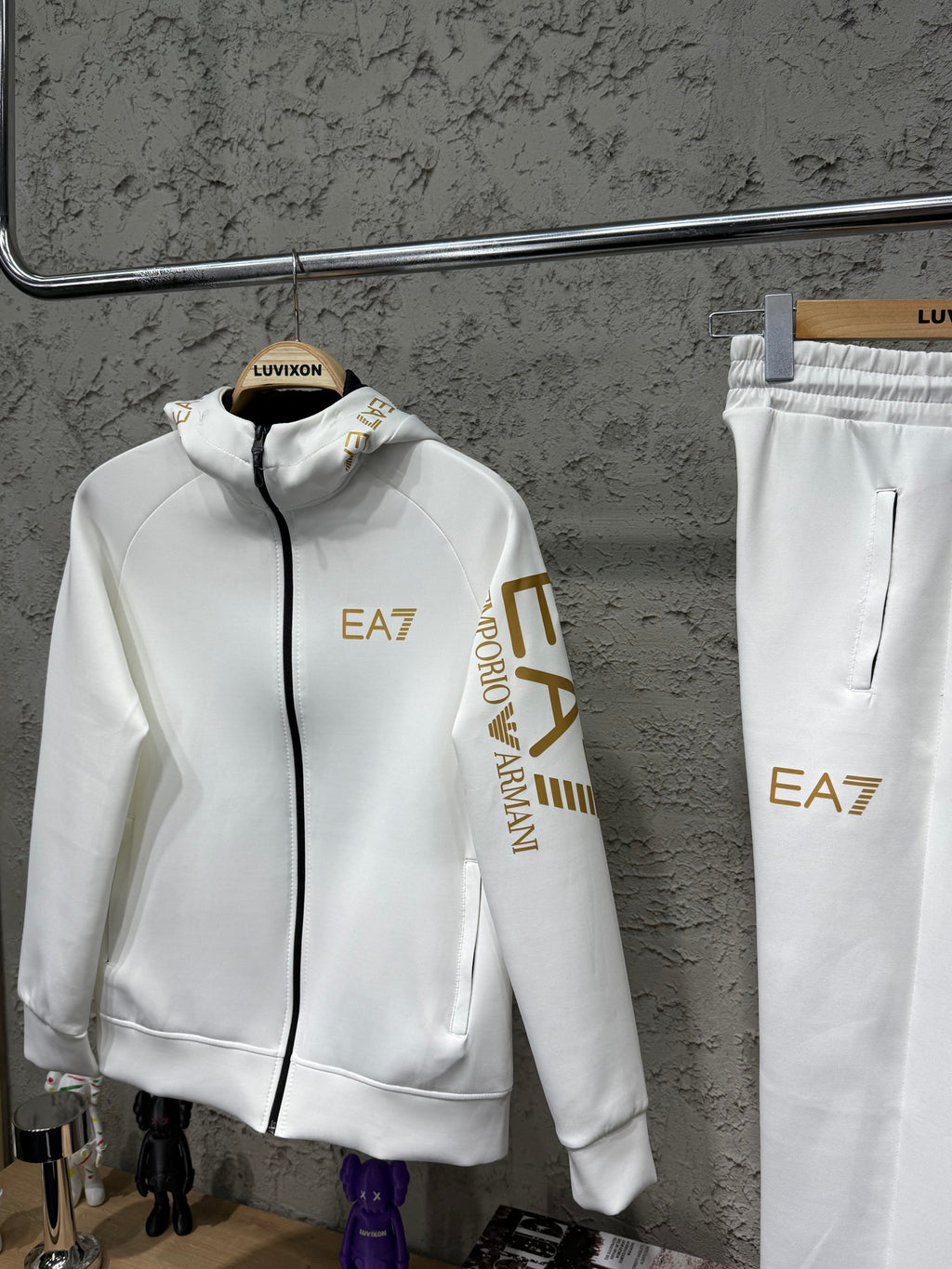 EA7 Gold Detaylı Siyah Eşofman Takımı