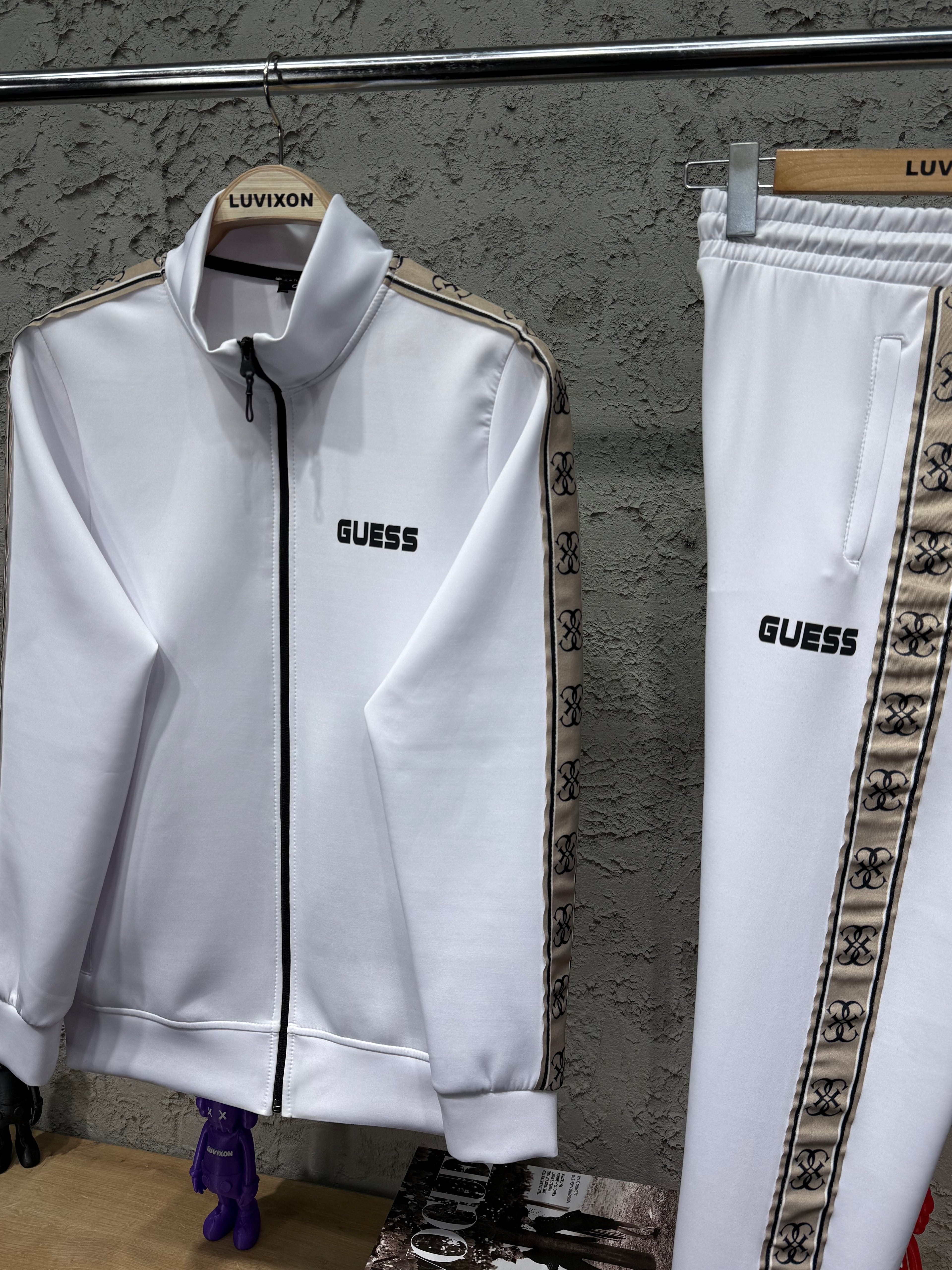 Guess Erkek Mickey Beyaz Eşofman Takımı