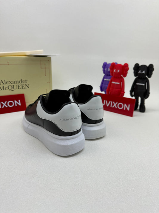 Alexander McQueen Siyah-Beyaz Spor Ayakkabı