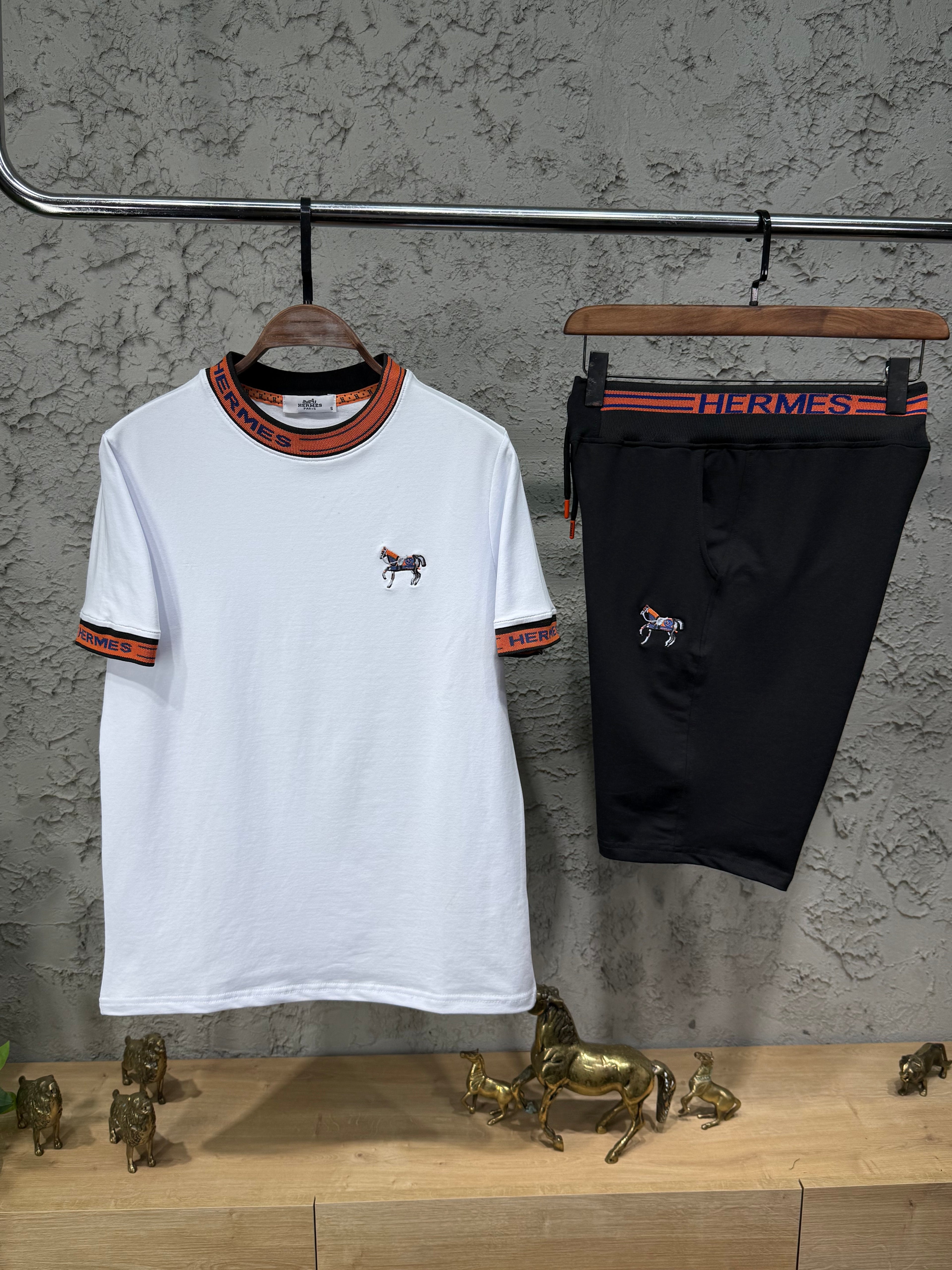 Hermes Erkek Beyaz T-Shirt & Siyah Şort Takım