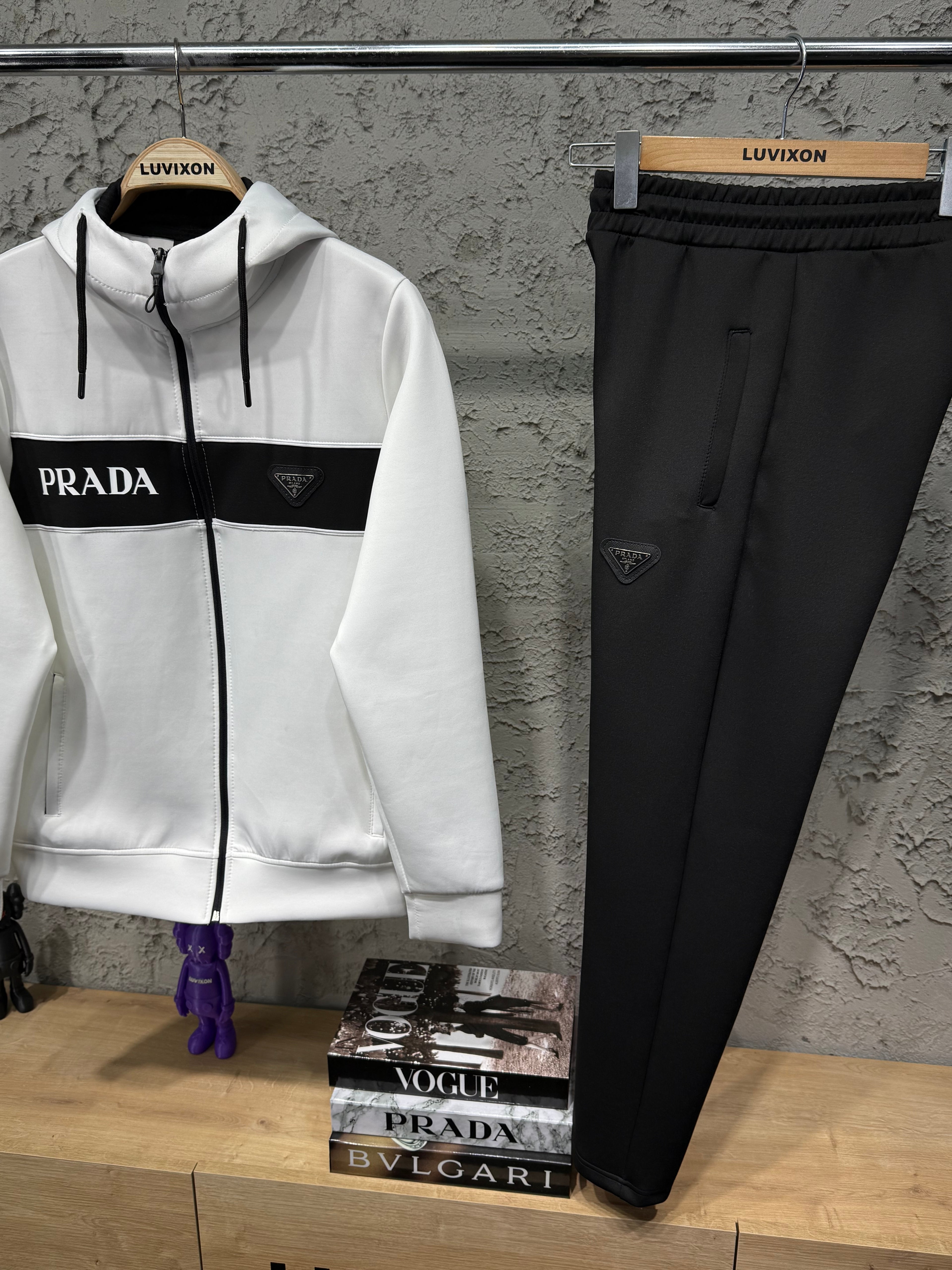 Prada Göğüs Detaylı Siyah&Beyaz Eşofman Takımı