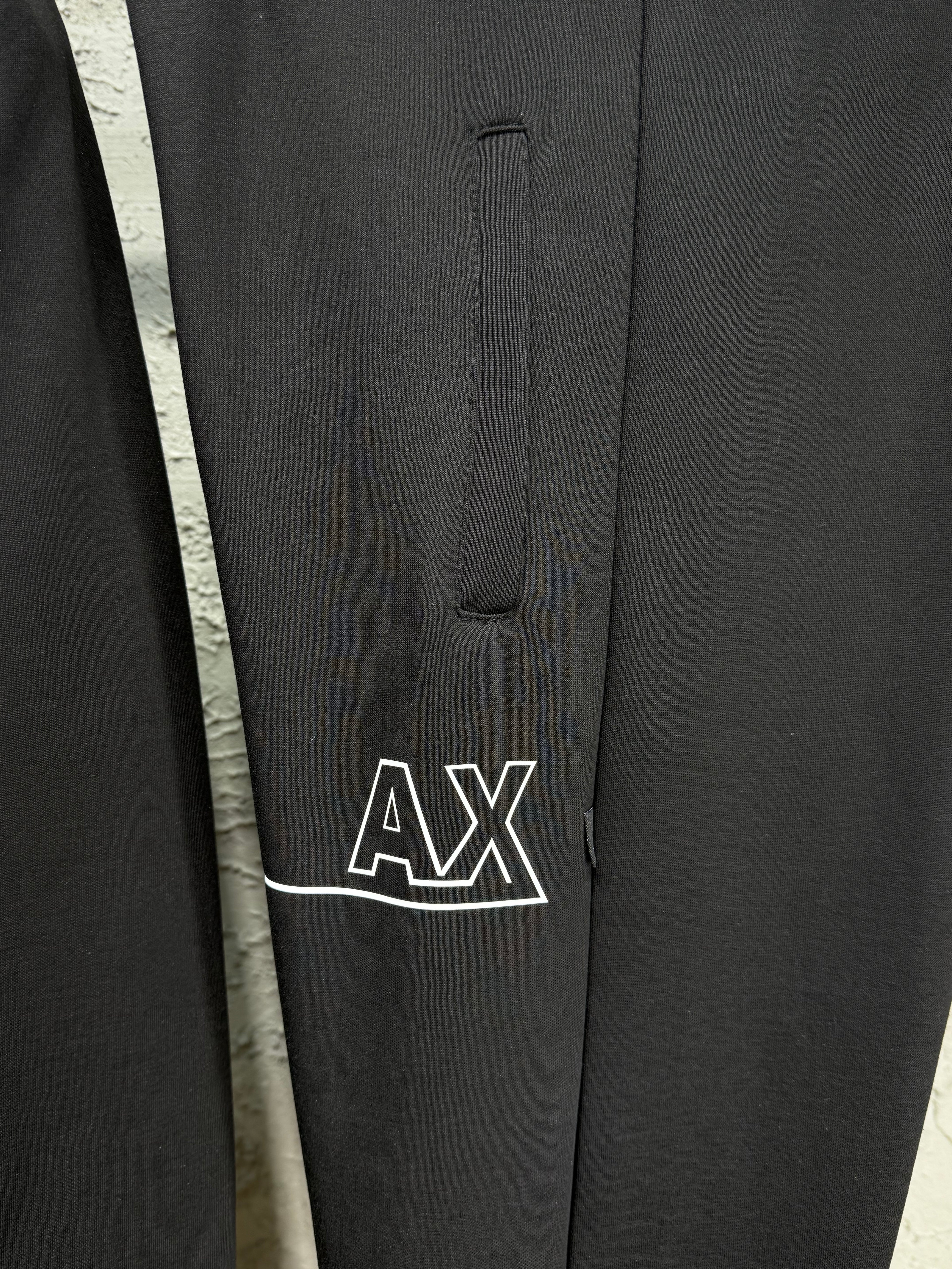 Armani Exchange Erkek Siyah Fermuarlı Eşofman Takımı – AX Logo Detaylı Premium Seri