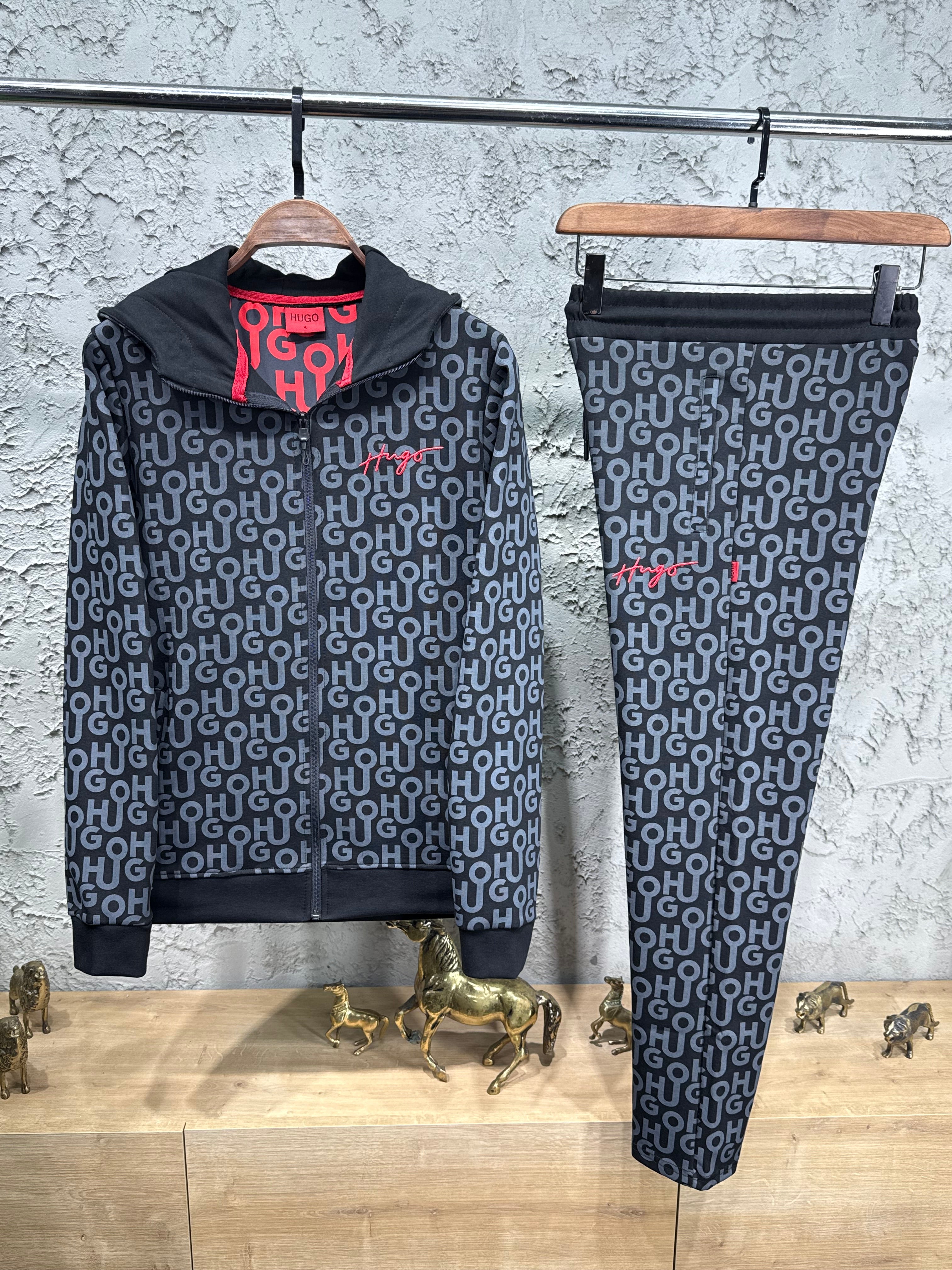 Hugo Erkek Siyah Logolu Kapüşonlu Eşofman Takımı – Kırmızı Detaylı Premium Seri