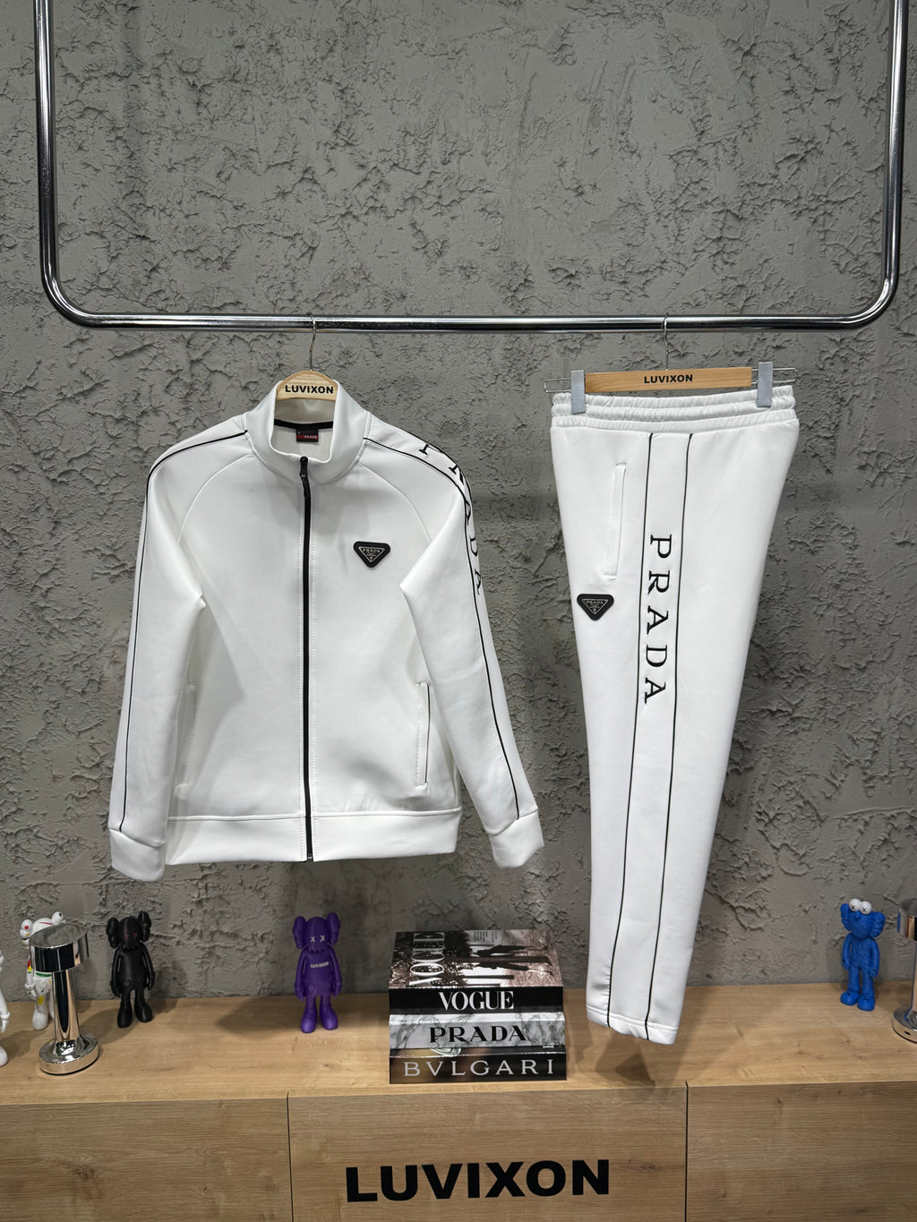 Prada Nakış Detaylı Beyaz & Siyah Eşofman Takımı