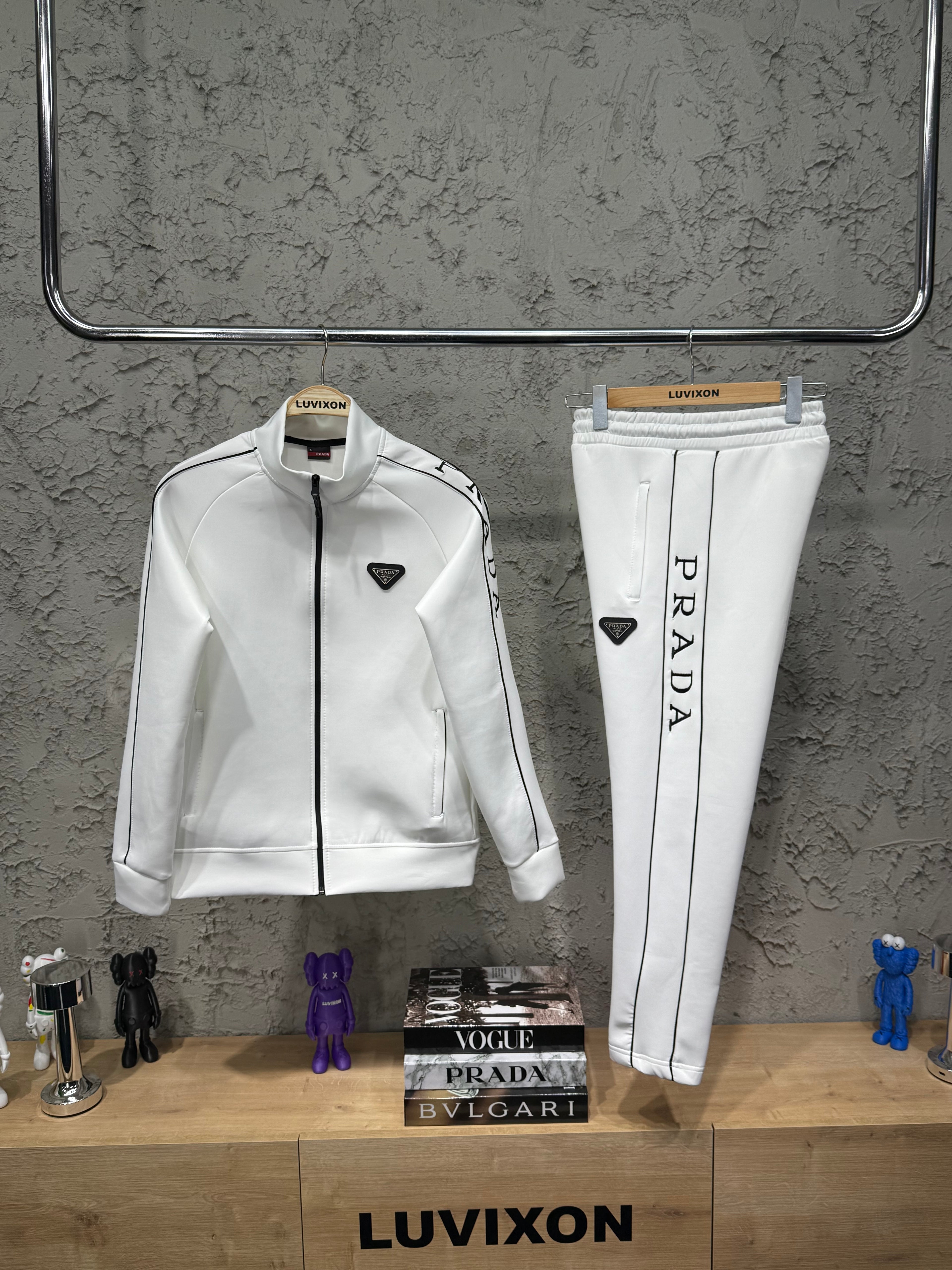 Prada Nakış Detaylı Beyaz & Siyah Eşofman Takımı