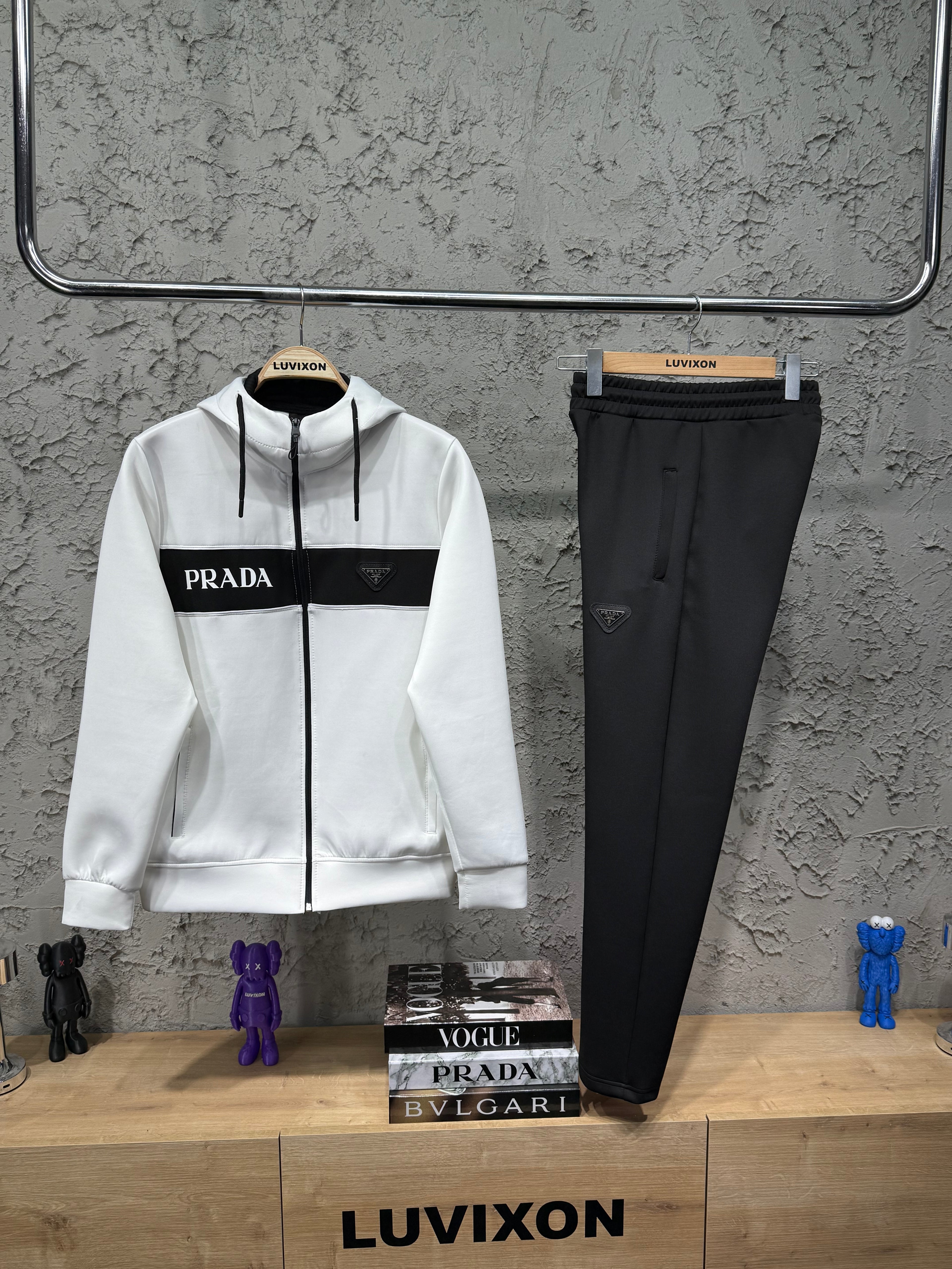 Prada Göğüs Detaylı Siyah&Beyaz Eşofman Takımı