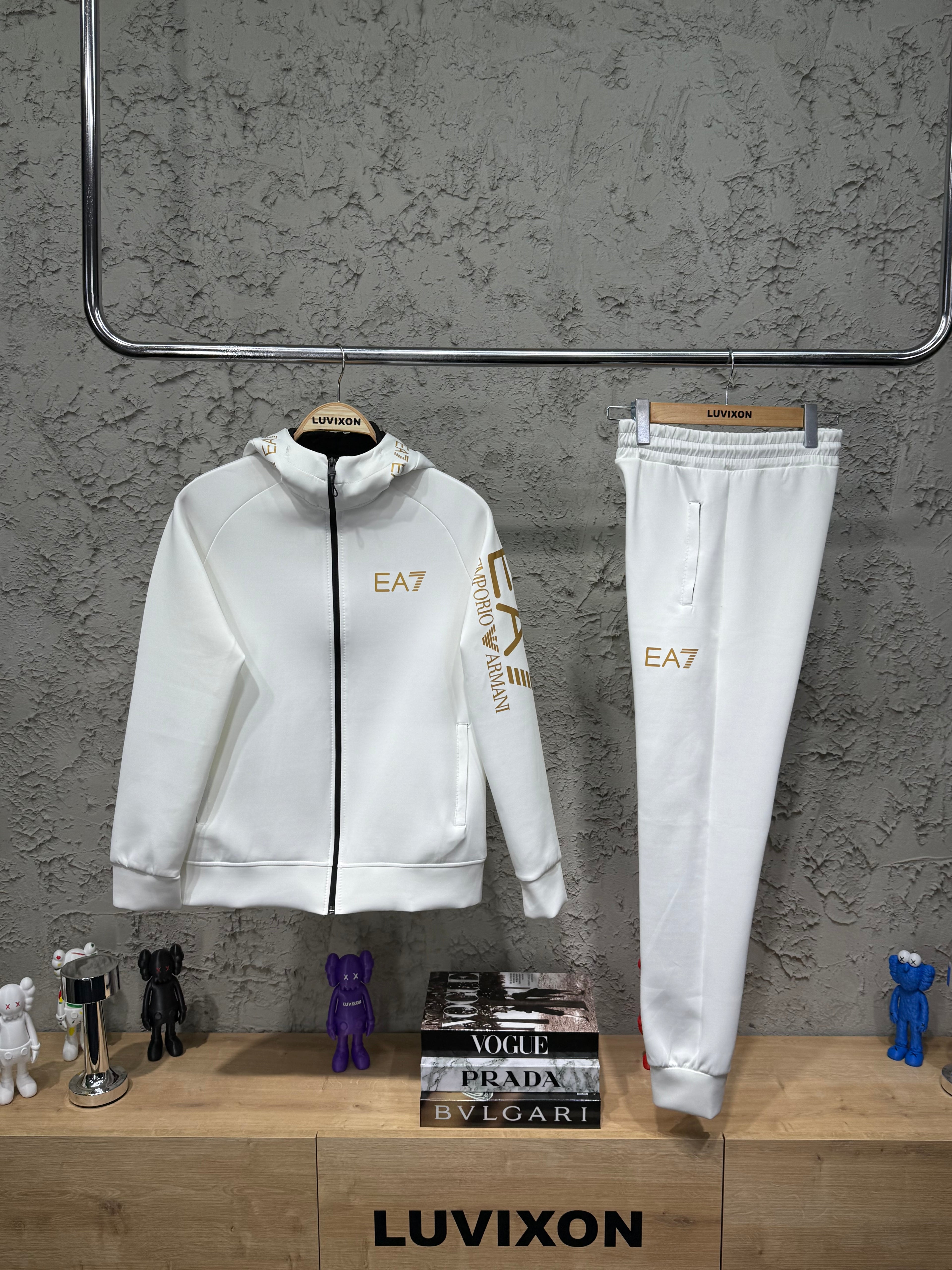 EA7 Gold Detaylı Siyah Eşofman Takımı