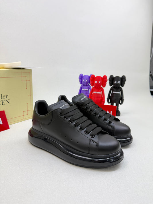 Alexander McQueen Siyah