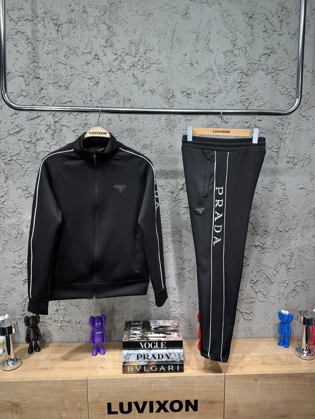 Prada Nakış Detaylı Siyah Eşofman Takımı