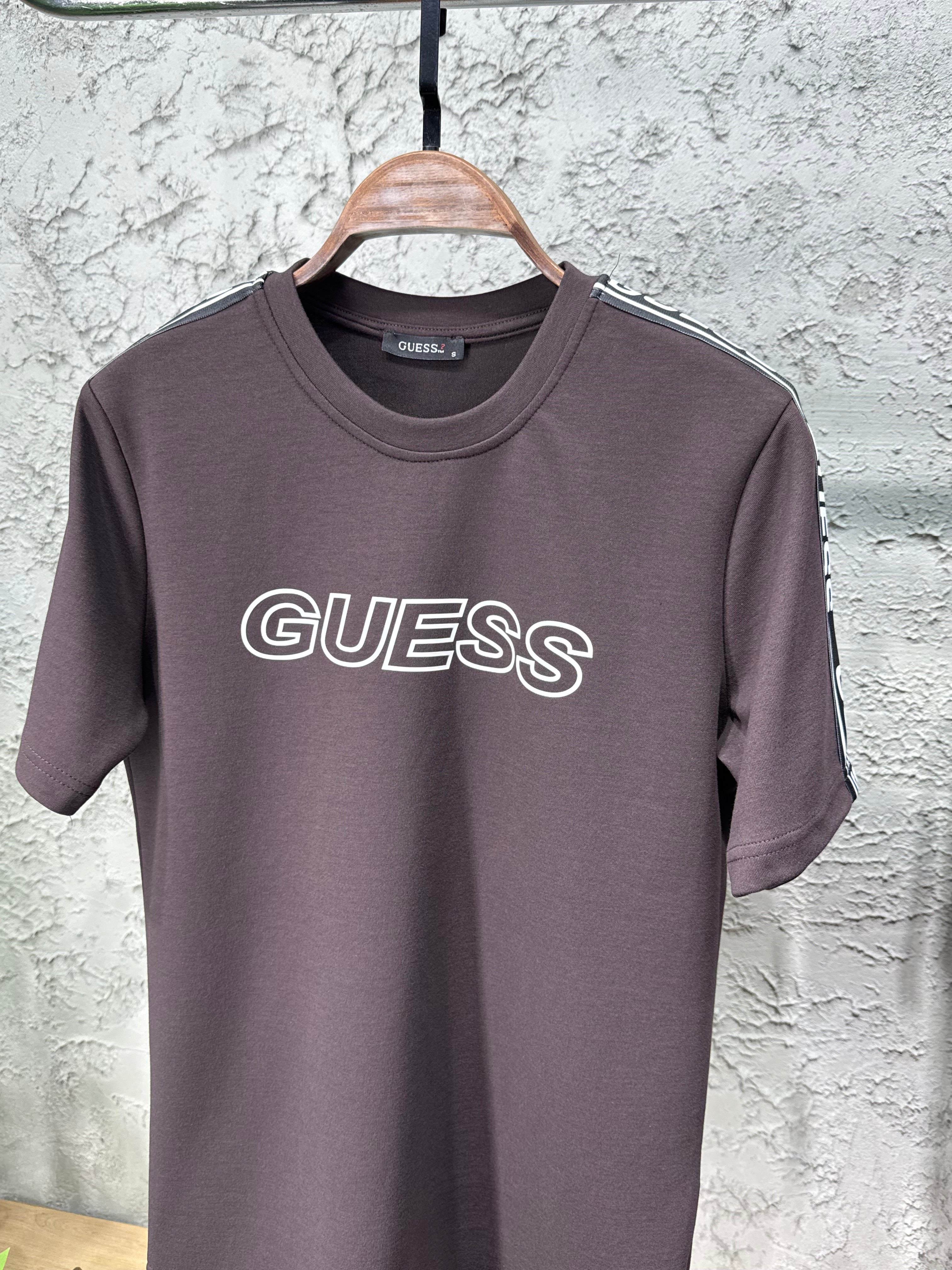 Guess Şeritli Acı Kahve T-shirt & Eşofman Takımı