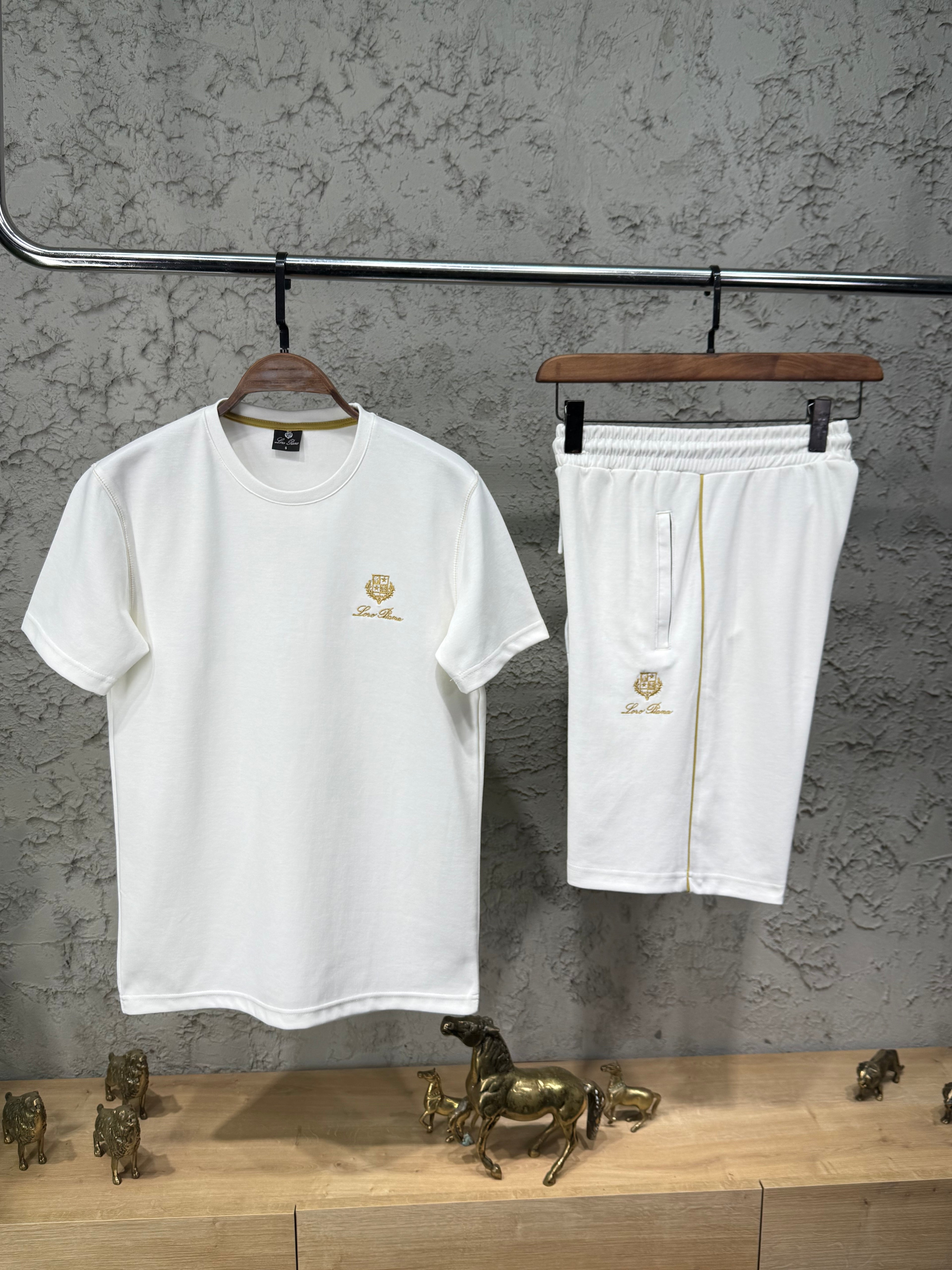Loro Piana Beyaz Nakış T-shirt & Şort Takımı