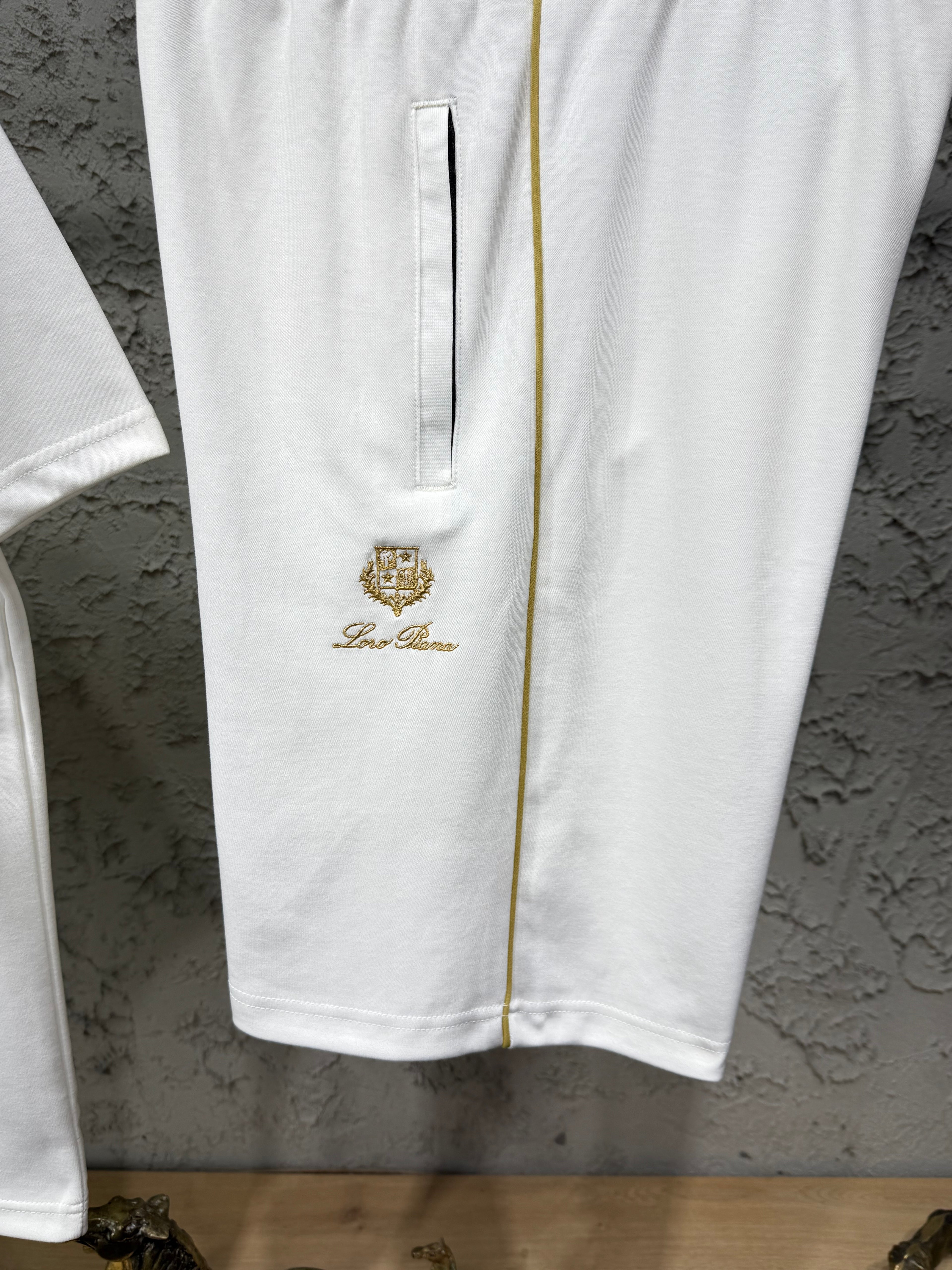 Loro Piana Beyaz Nakış T-shirt & Şort Takımı