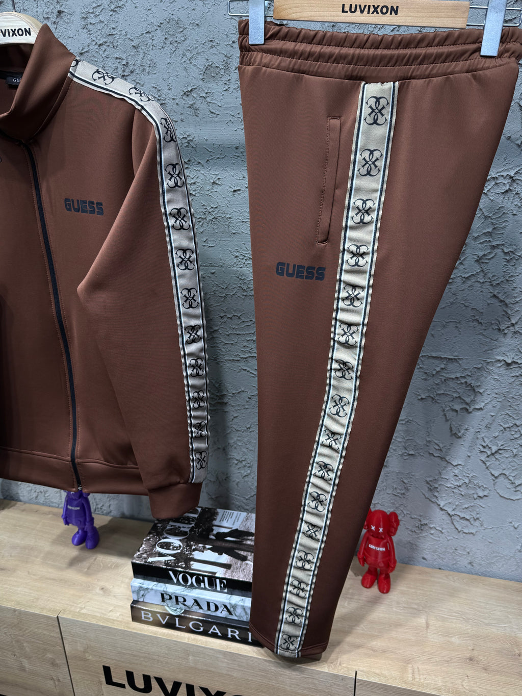 Guess Erkek Mickey Kahverengi Eşofman Takımı